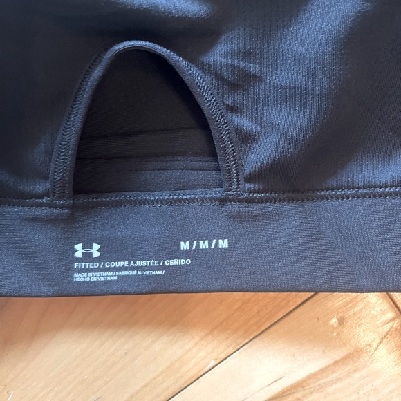 Under Armour women’s sports bra - Picture 3 of 6